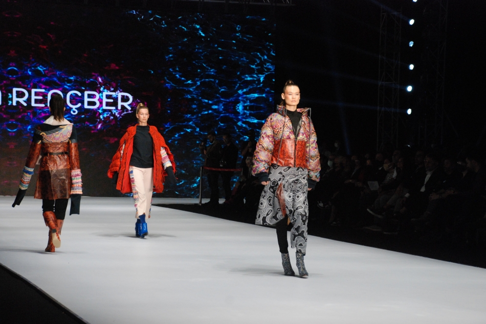 EİB 15. Moda Tasarım Yarışması final defilesi nefes kesti