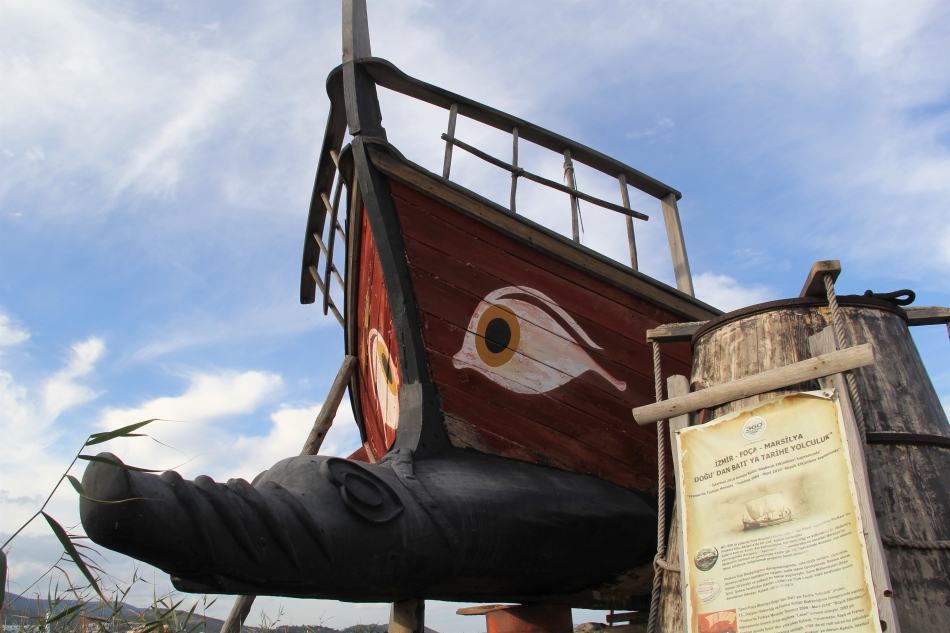 Denizcilik tarihi Urla'da hayat buldu: Tarihte bilinen ilk tekneler birebir yapıldı