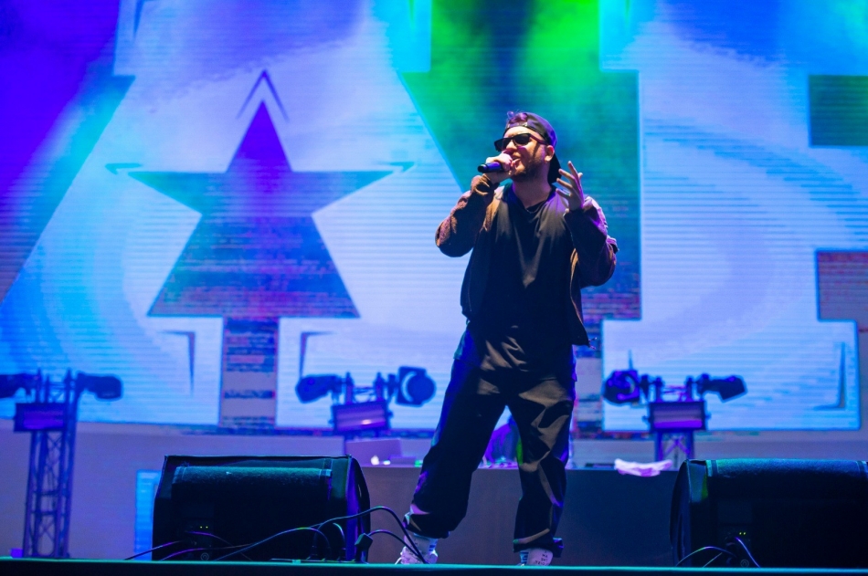 Buca'da Zeynep Bastık ve Anıl Piyancı rüzgarı