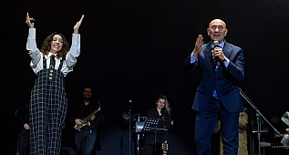 Buca'da Zeynep Bastık ve Anıl Piyancı rüzgarı