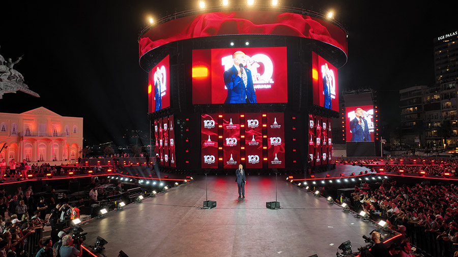 İşte en görkemli 9 Eylül'ün en çarpıcı fotoğrafları