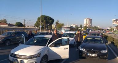 Saatler 09.05'i gösterdiğinde İzmir'de hayat durdu