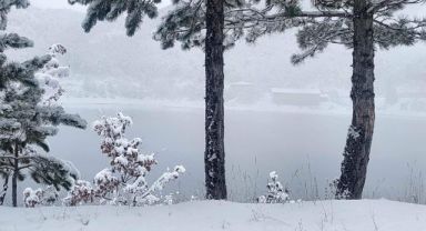 Tahtalı Gölet’inde kartpostallık kar manzaraları