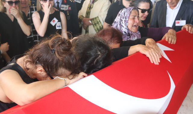 Şehit pilota gözü yaşlı veda... Acımız büyük!