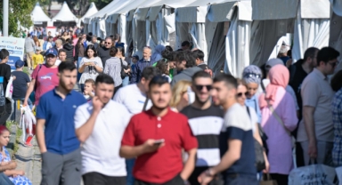 İZKİTAP'a büyük ilgi