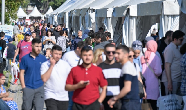 İZKİTAP'a büyük ilgi