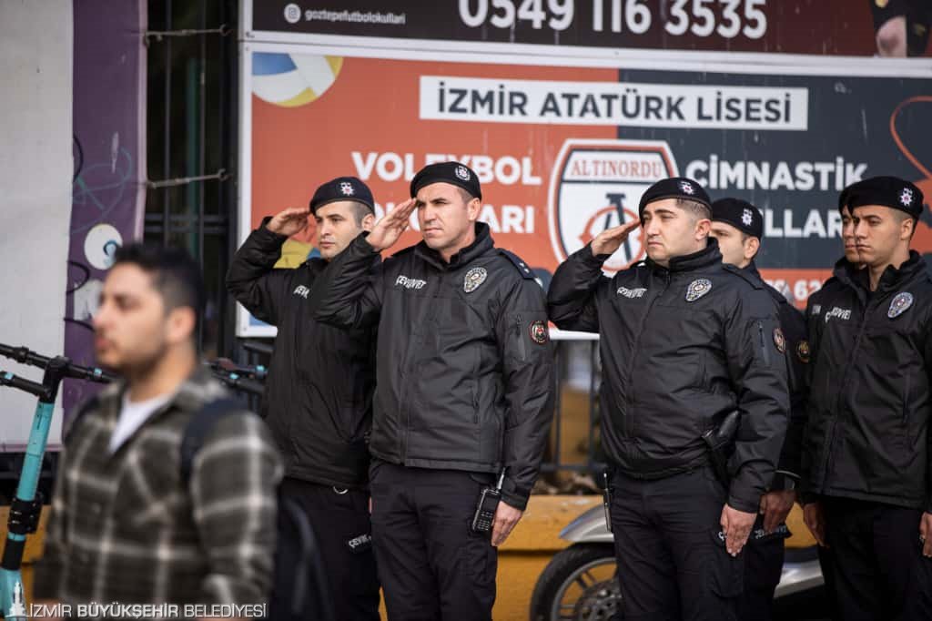 İzmir Ata’sını unutmadı