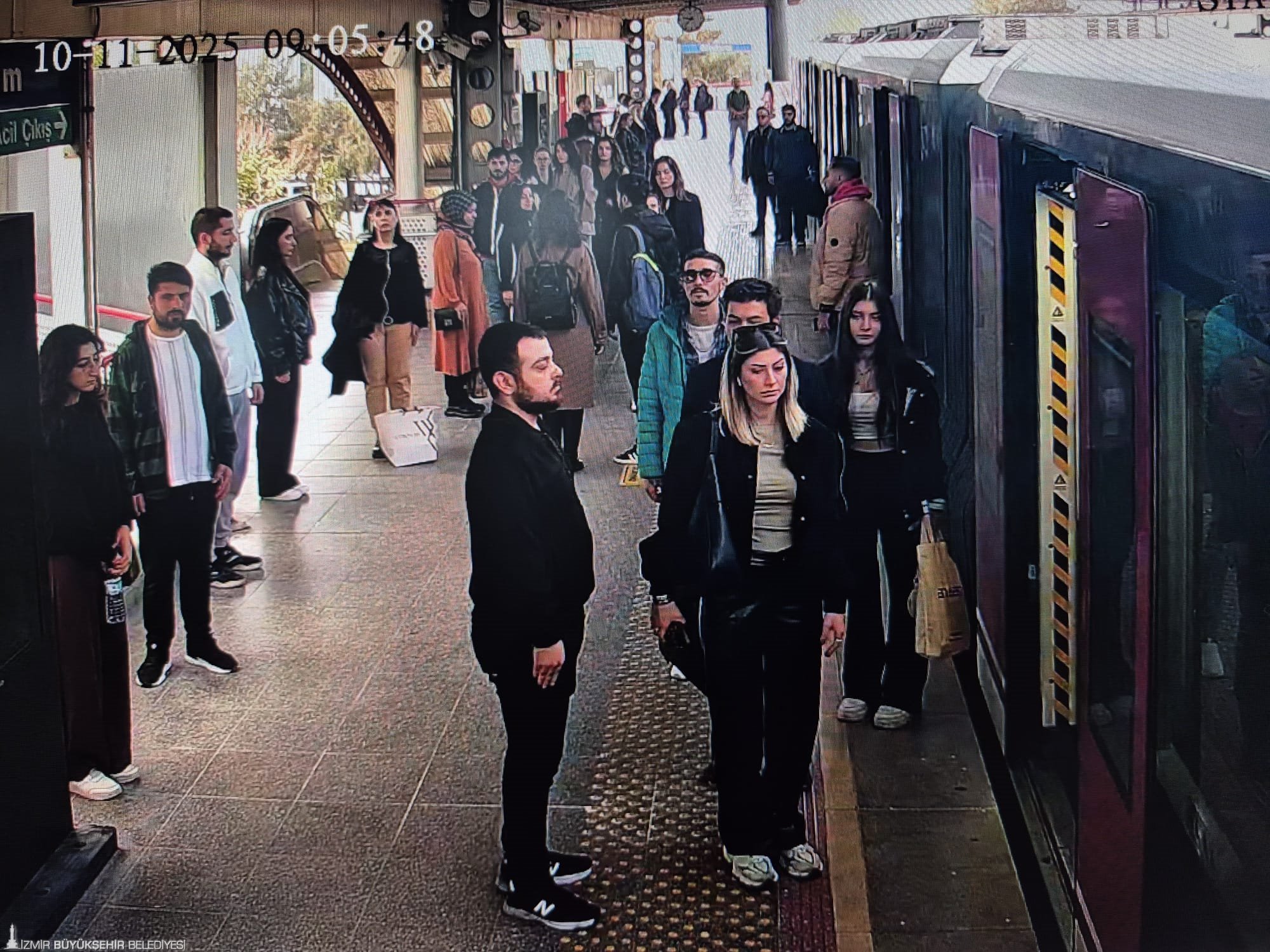 İzmir Ata’sını unutmadı