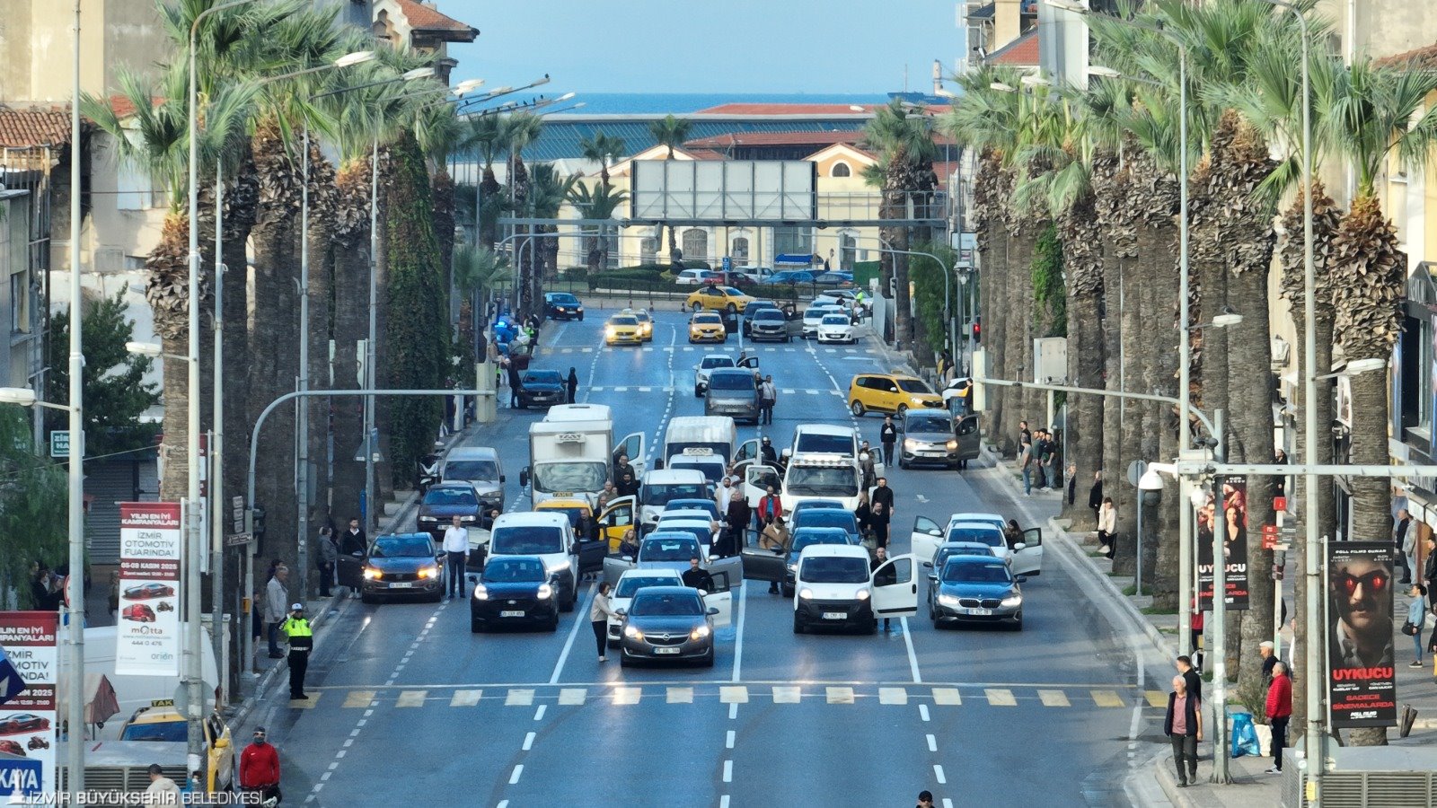 İzmir Ata’sını unutmadı