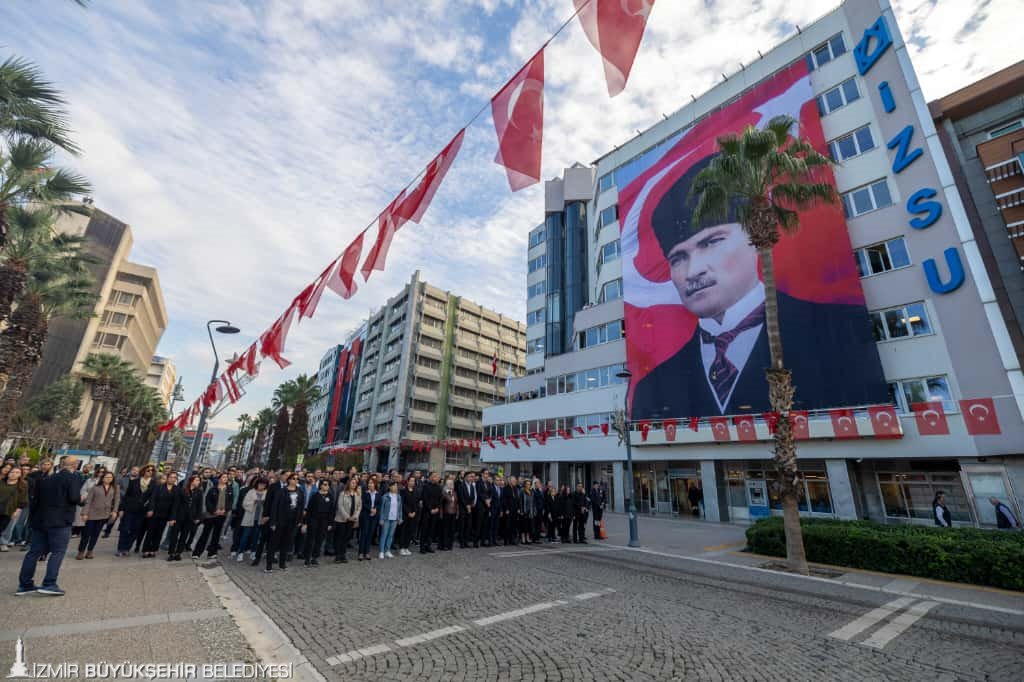 İzmir Ata’sını unutmadı