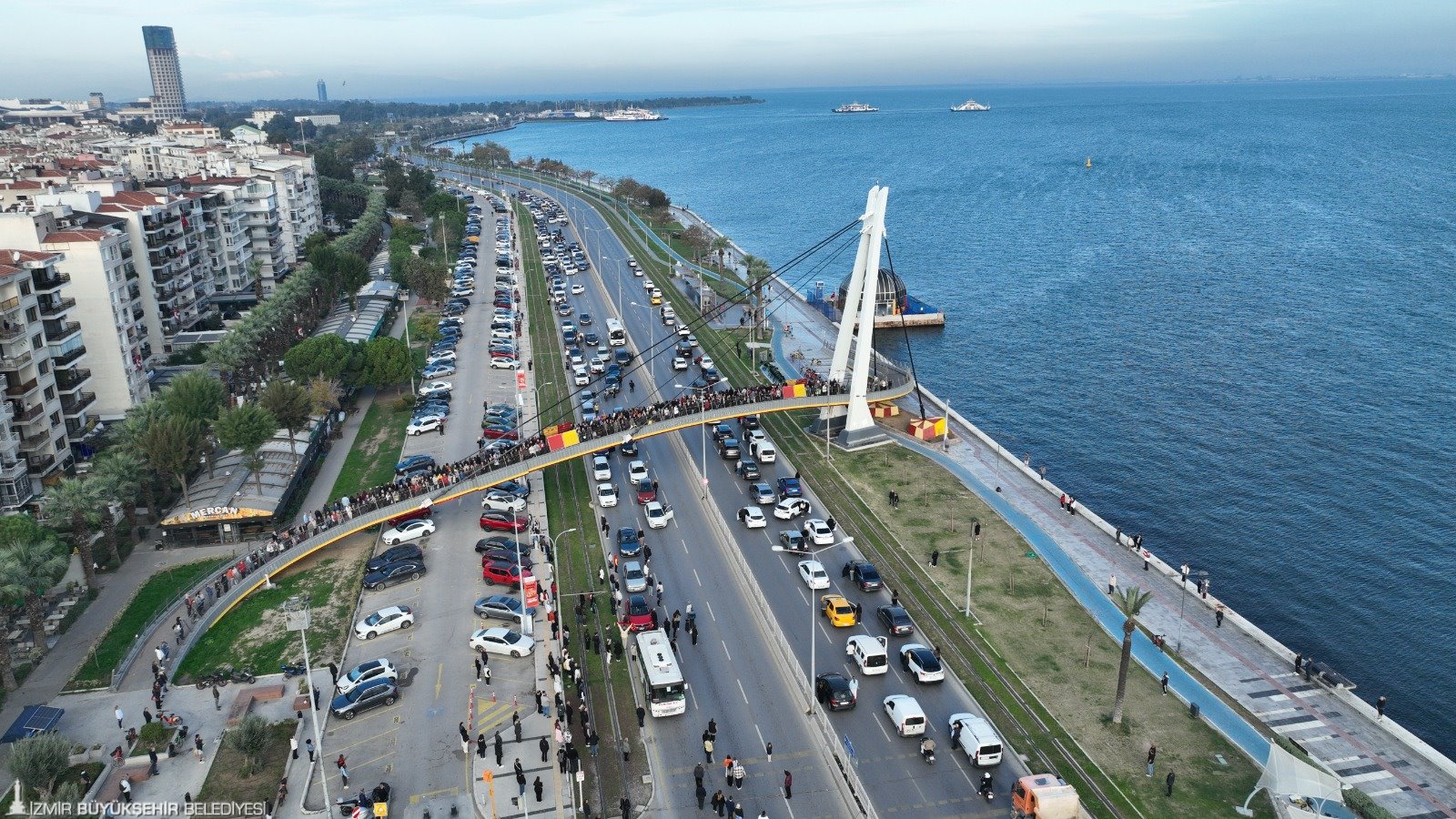İzmir Ata’sını unutmadı