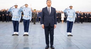 İzmir Ata’sını unutmadı