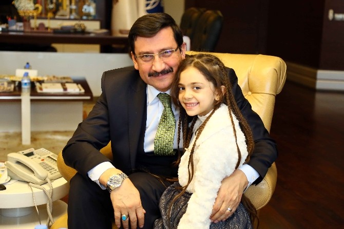 Suriyeli Bana Alabed, Başkan Ak’ı ziyaret etti