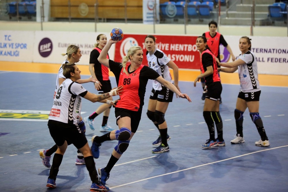 Yenimahalle yarı finale göz kırptı