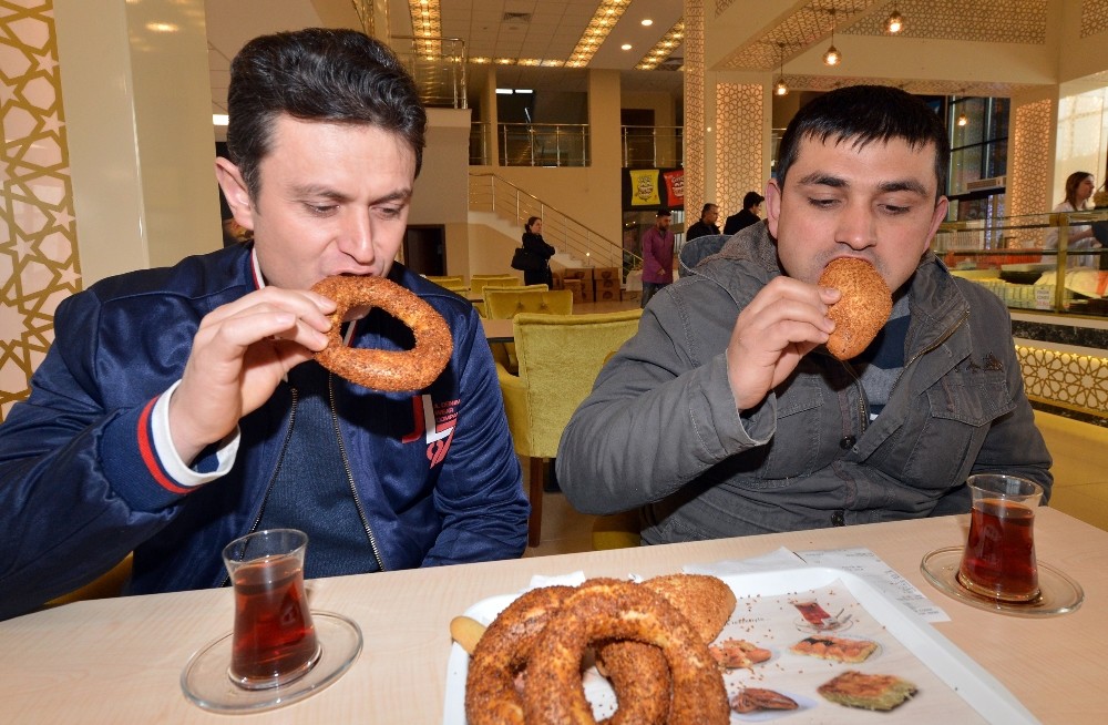 Halk Ekmek en büyük satış mağazasını açtı