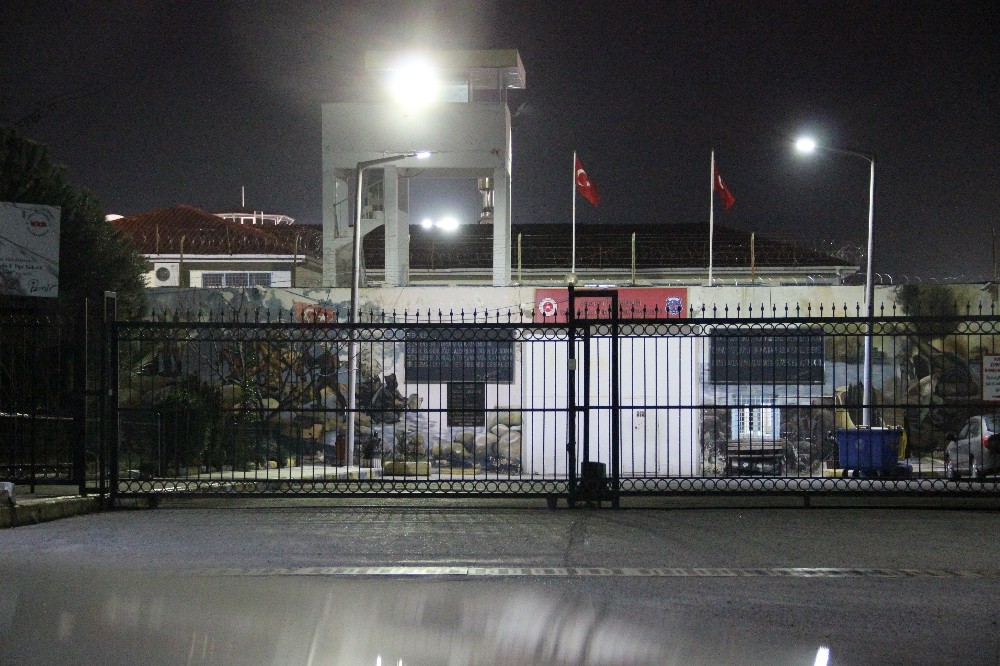 İzmir’de cezaevinde yangın