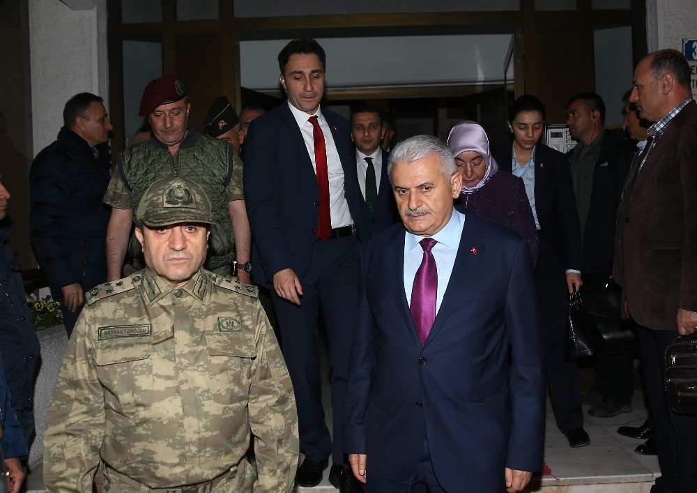 Başbakan Yıldırım’dan, Şehit Tümgeneral Aydın’ın ailesine taziye ziyareti