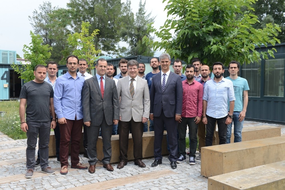 Milli yazılımlar ekonomiye katkı sağlayacak
