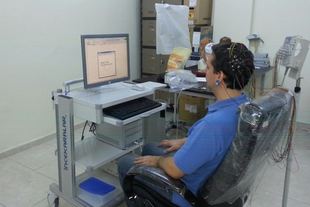Beyin dalgalarıyla hareket edebilen robotik donanım