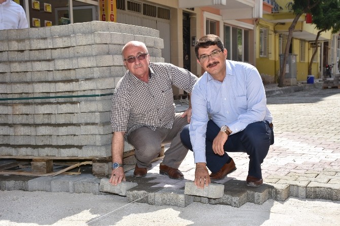 Şehzadeler’de yol sorunu olan mahalle kalmayacak