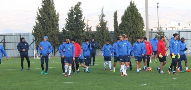 Akhisar Belediyespor, Fenerbahçe hazırlıklarına başladı