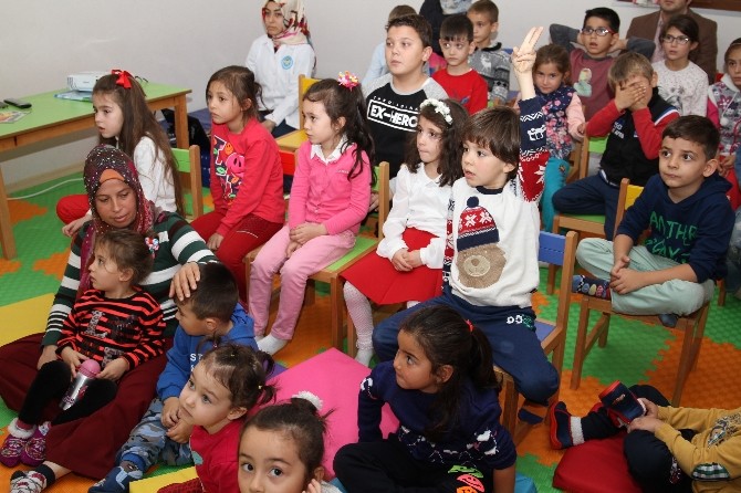 Minikler ‘Civcivlerin eğlencesi’ ile masala yolculuk yaptı