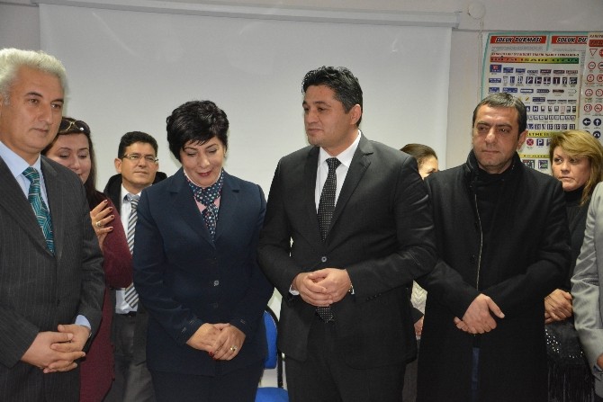 Aliağa’daki sürücü kursu 5. yılını kutladı