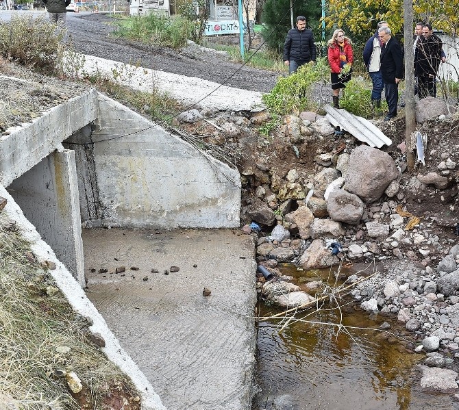 Sel felaketinin ardından Dikili’de yaralar sarılıyor