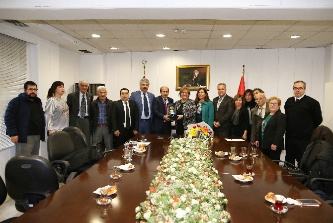 Kent gönüllülerinden Başkan Pekdaş’a plaket