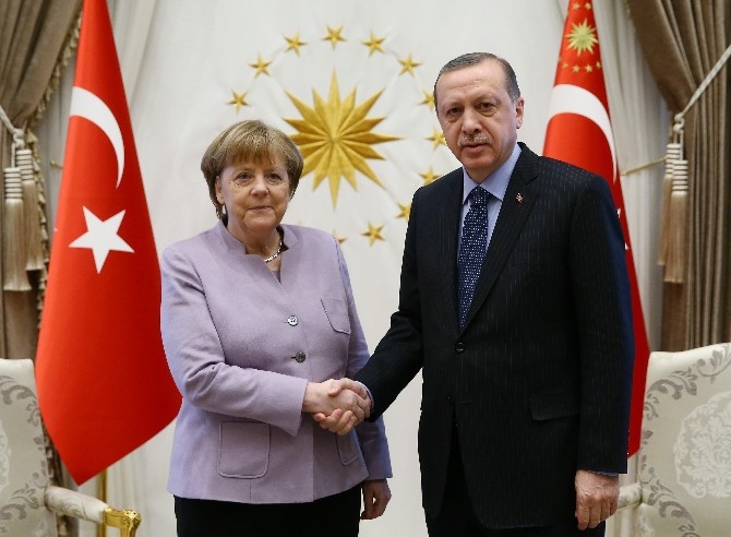 ERDOĞAN-MERKEL GÖRÜŞTÜ