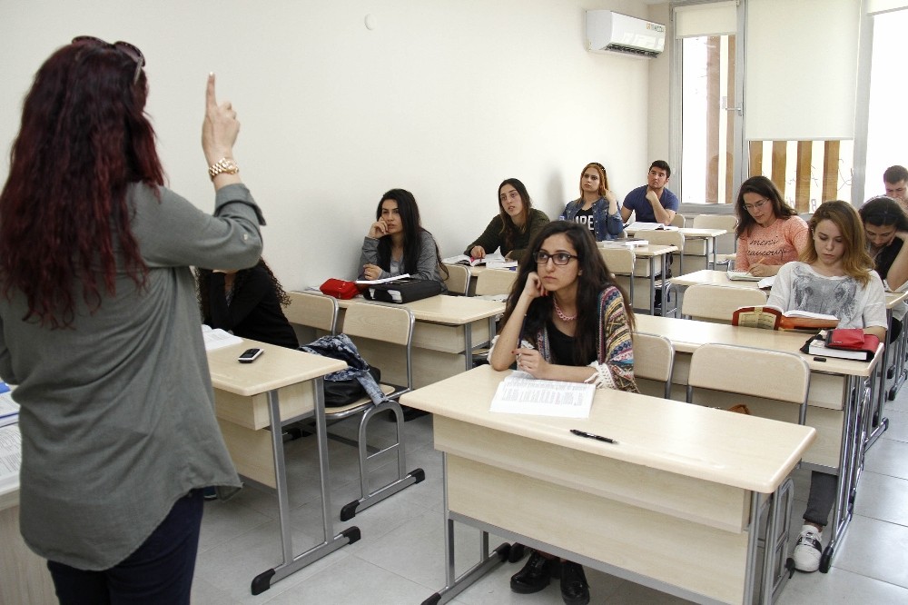 Buca’da 15 ayda bin 160 öğrenciye ücretsiz ders