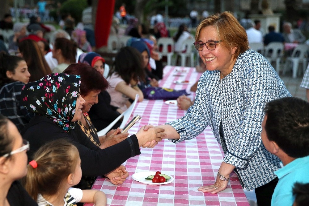 Zeytinlik’e bin kişilik iftar sofrası