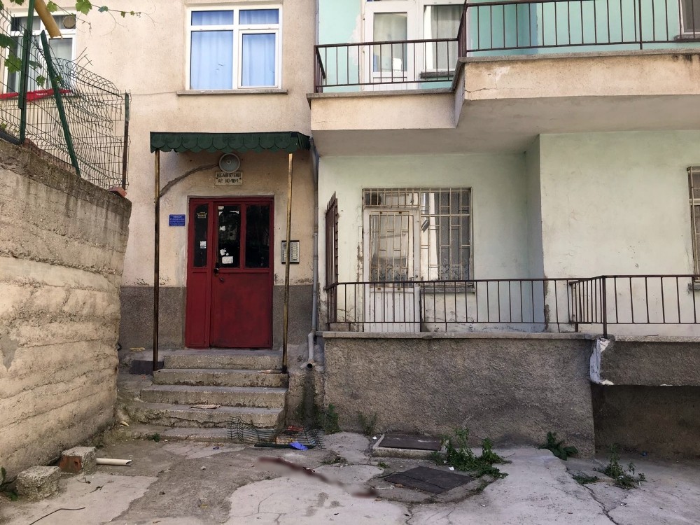 8. kattan düşen kadın hayatını kaybetti