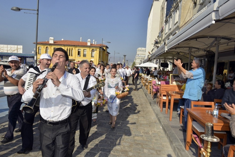 İzmir’de Balkan havası