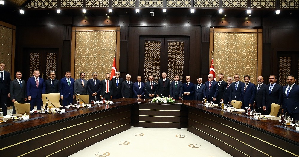 Cumhurbaşkanı Erdoğan, Kulüpler Birliği’ni kabul etti