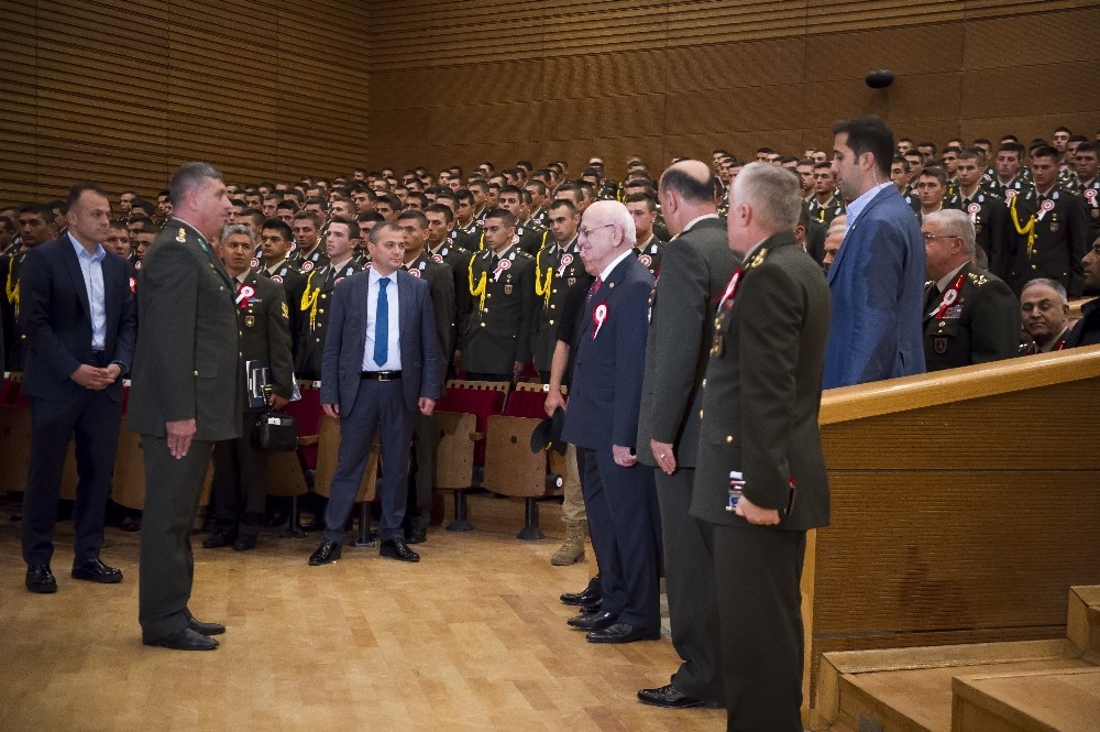 Bakan Canikli: “Müttefiklerimiz parasını peşin ödediğimiz silahları bize göndermediler”

