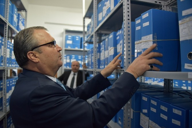 Yunusemre Belediyesi arşivini dijital ortama geçiriyor
