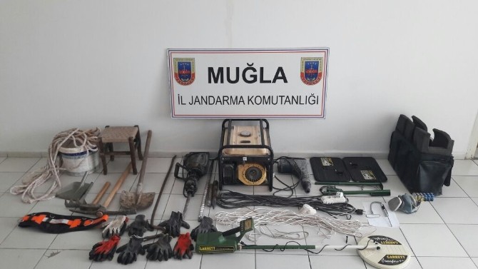 Milas’ta kaçak kazıcılar tutuklandı
