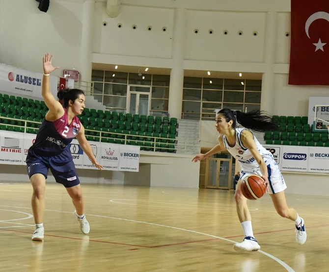 Bornova Becker Spor 72 - İstanbulgücü 60