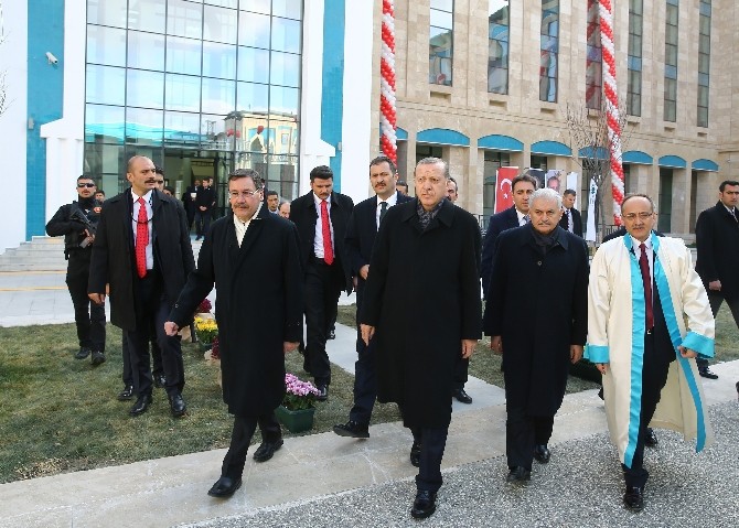 Cumhurbaşkanı Erdoğan: “İslam alemi ve Türk dünyası fetret dönemi yaşıyor”