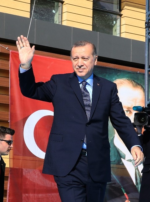 Cumhurbaşkanı Erdoğan “Bu da teğet geçecek”
