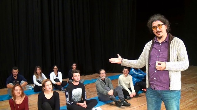 Bergama’da şehir tiyatrosu kuruldu
