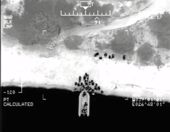 İzmir’de havadan takip edilen göçmenler operasyonla yakalandı
