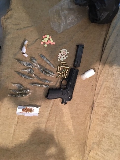 Evde uyuşturucu satışına polis baskını
