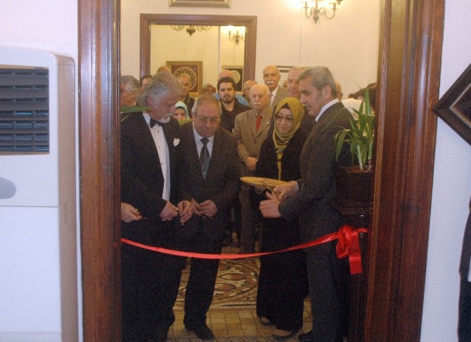 Yazıyla görsellik Kaligrafide birleşti
