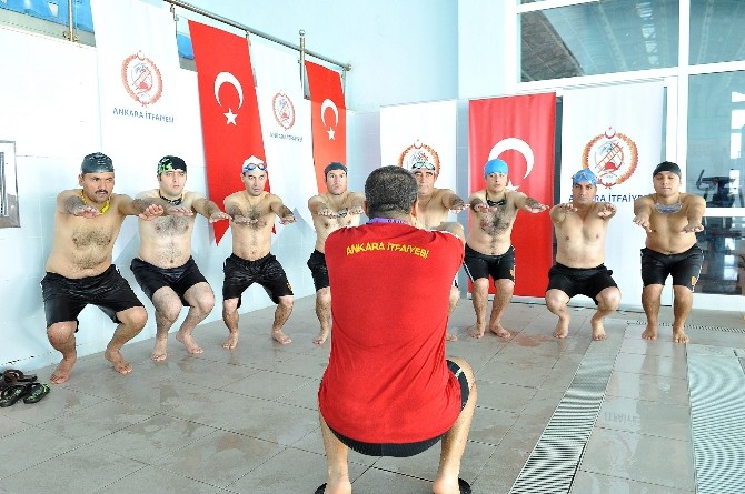 Başkent’teki itfaiyecilere yüzme kursu
