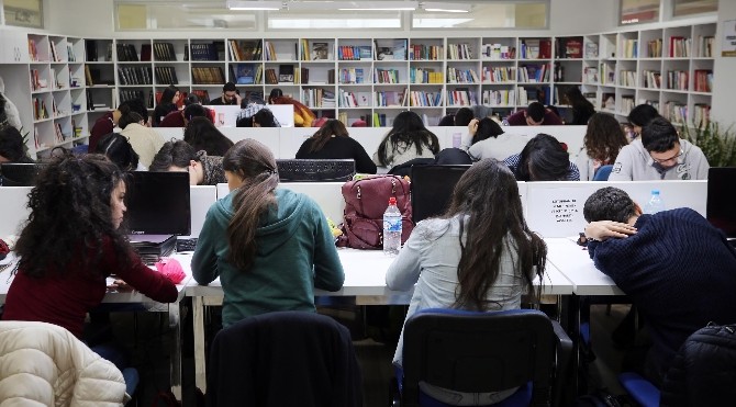Yaşar Kemal Kütüphanesi dolup taşıyor