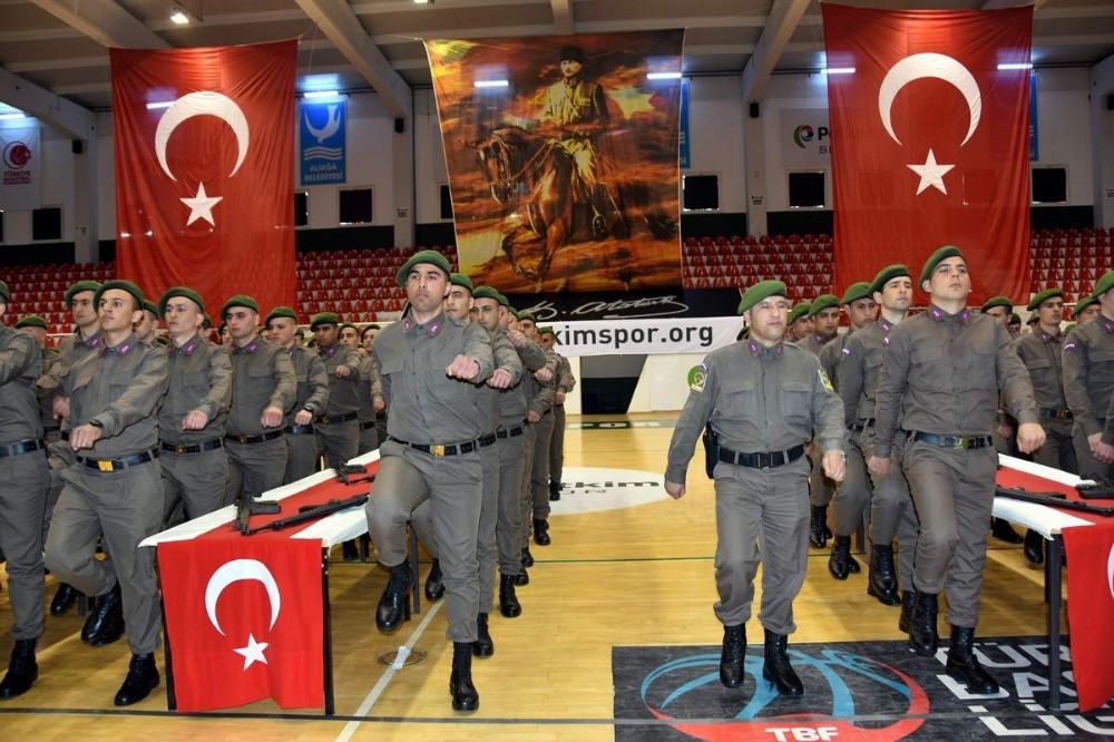 Aliağa’da 366. kısa dönem erler çakı gibi asker oldu