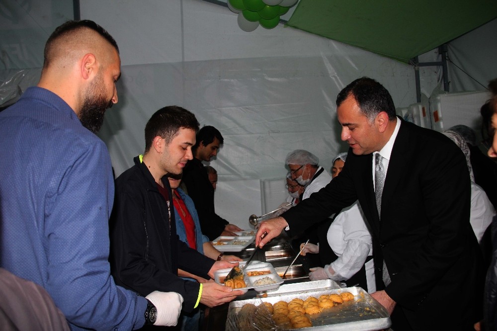 Selvi Kılıçdaroğlu iftar çadırında Çankayalılarla buluştu