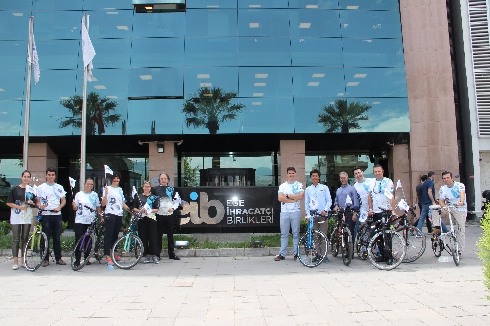 İzmir’in şampiyonluğu için 10 bin 380 kilometre pedal çevirdiler
